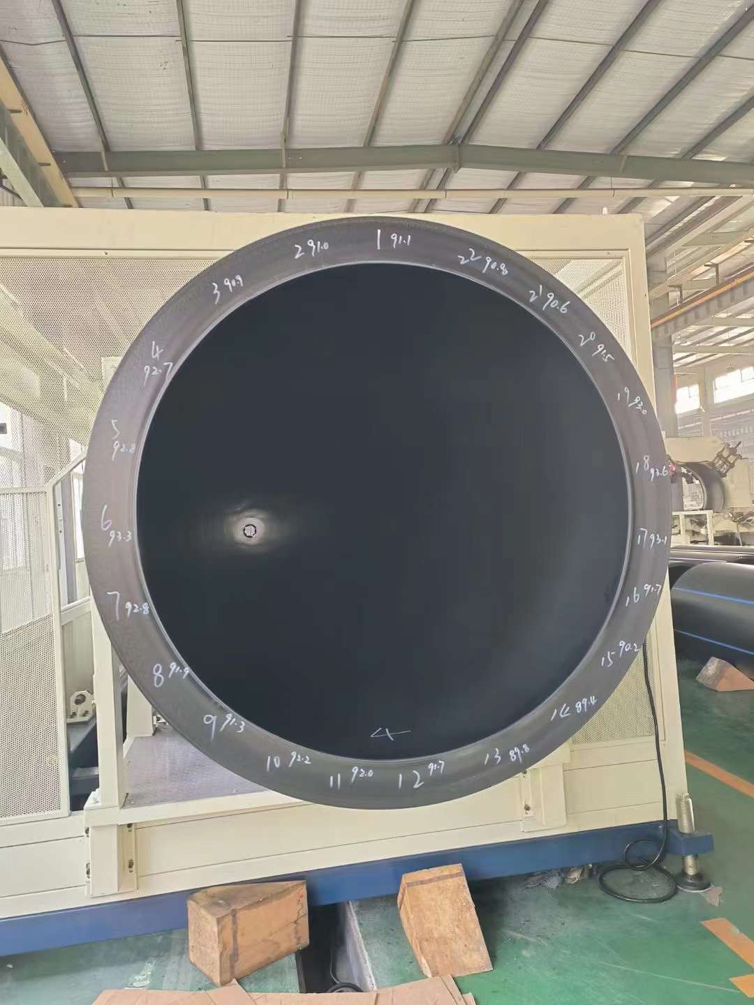 Тръби с голяма дебелина и голям диаметър: как да избегнем провисване при екструдиране на тръби