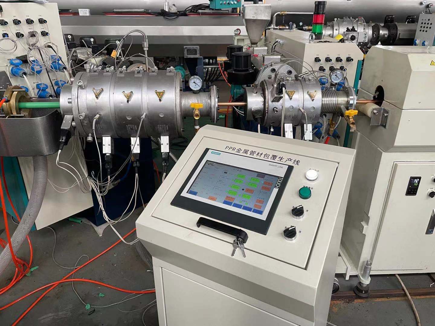 Как да поддържаме линията за производство на тръби от комбиниран материал